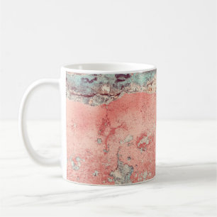 Alte Betonwand mit natürlichen Defekten. S Kaffeetasse