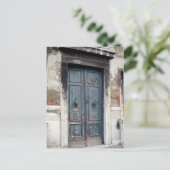 alte blaue Tür Postkarte (Stehend Vorderseite)