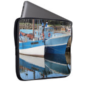 Alte Boote in Douarnenez Laptopschutzhülle (Vorne Rechts)