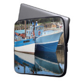 Alte Boote in Douarnenez Laptopschutzhülle (Vorderseite Links)