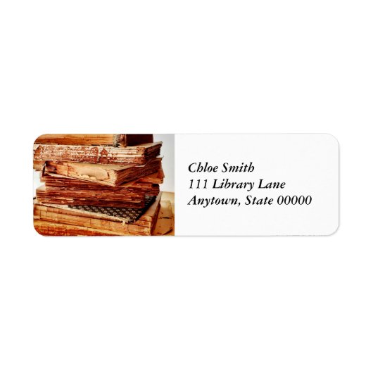 Alte Bücher auf einem Stapeladresslabel (Vorne)
