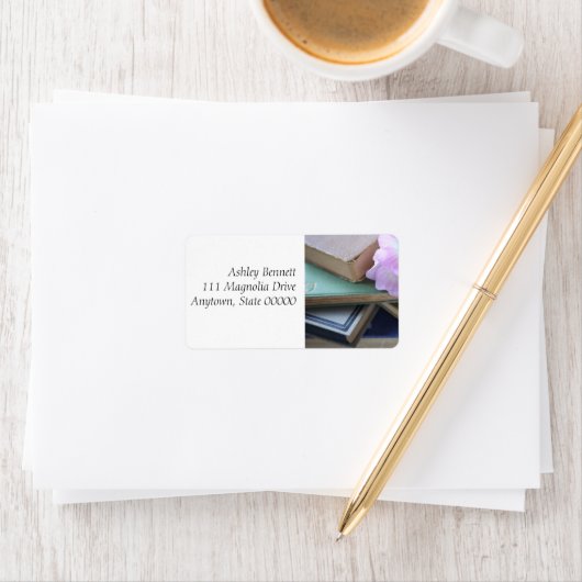 Alte Bücher mit rosa Blume Adressaufkleber (Insitu)