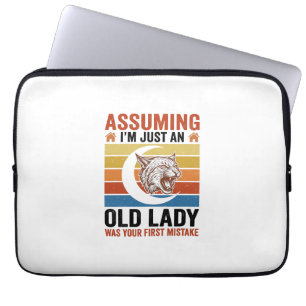 Alte Dame Wildcat Vintage Lustiges Shirt Design_1 Laptopschutzhülle