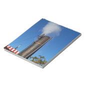 alte Dampfpfeife mit weißem Dampfstrahl Notizblock (Rotiert)