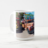 Alte Fahrzeuge in Seligman, Route 66 Kaffeetasse (Vorderseite Links)