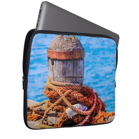 Alte Festungsbollard Laptopschutzhülle (Vorne Rechts)