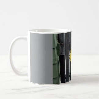 Alte Fischer beim Überqueren der Tasse