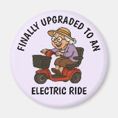 Alte Frau auf Scooter Magnet (Vorne)