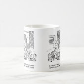 Alte Frau, die in einem Schuhkinderleepover lebte Kaffeetasse (Mittel)