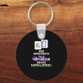 Alte Frau, die Spiele für Mahjong spielt Schlüsselanhänger (Vorderseite)