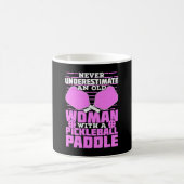 Alte Frau Pickleball Player Geschenk Kaffeetasse (Mittel)