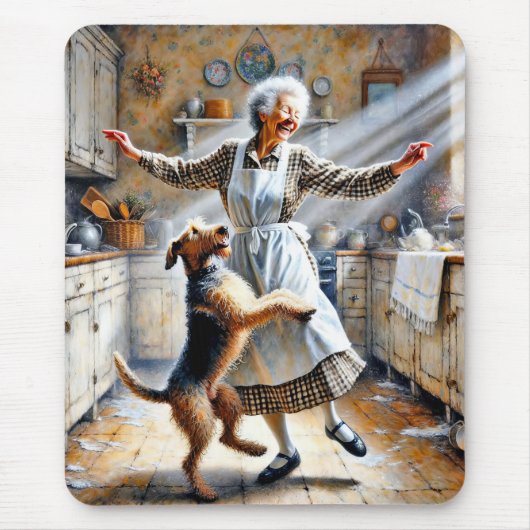Alte Frau tanzt mit Hund Mousepad (Vorne)