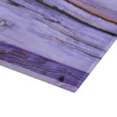 Alte gebrochene lila Farbe auf Holz Schneidebrett (Ecke)