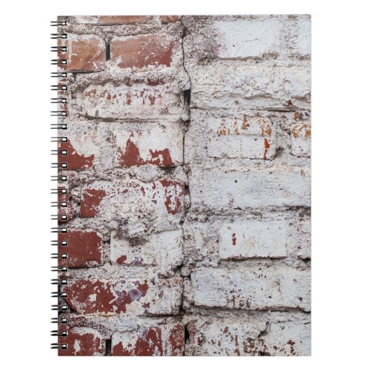Alte gemalte Ziegelwand mit weißem Peeling Notizblock (Vorderseite)