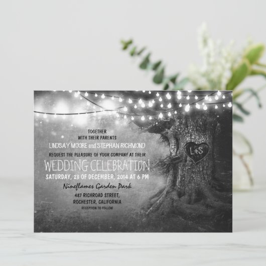 alte geschnitzte Bäume, blinkende Lichter rustikal Einladung (Stehend Vorderseite)