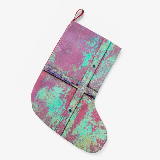 Alte grüne Wand mit Roststruktur. Grunge Kleiner Weihnachtsstrumpf (Vorderansicht (hängend))