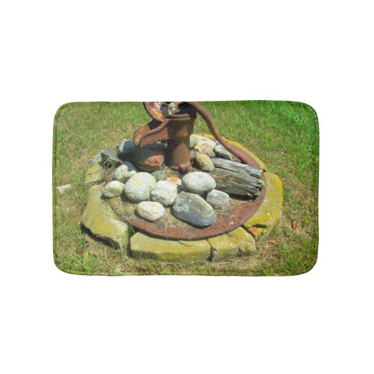 Alte Handpumpe gut Badematte (Vorderseite)