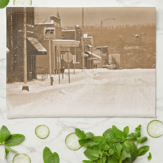 Alte Hauptstraße im Schnee Geschirrtuch (Gefaltet)