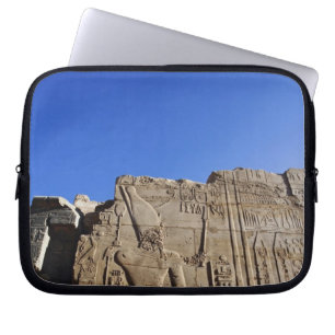 Alte Hieroglyphen an der Wand, Tempel von Karnak, Laptopschutzhülle