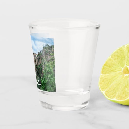 Alte historische Brücke in Ronda, Spanien Schnapsglas (Rechts)