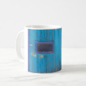 Alte hölzerne blaue Garagen-Tür Kaffeetasse (Vorderseite Links)