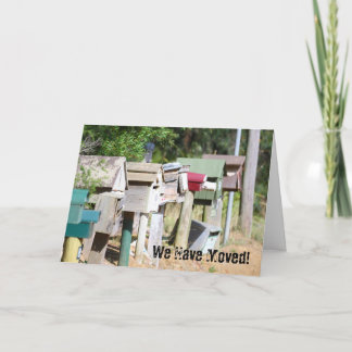 Alte hölzerne Briefkästen für Wir sind umgezogen! Ankündigung