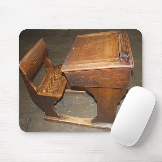 Alte hölzerne Schulschreibtisch-und Mousepad (Mit Mouse)