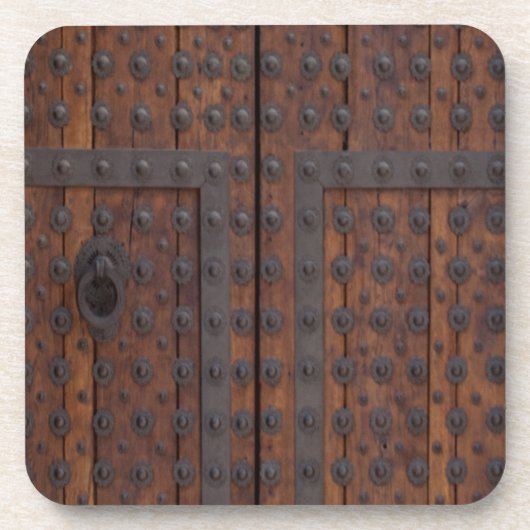 Alte Holztür mit schwarzem Metall Getränkeuntersetzer (Vorderseite)