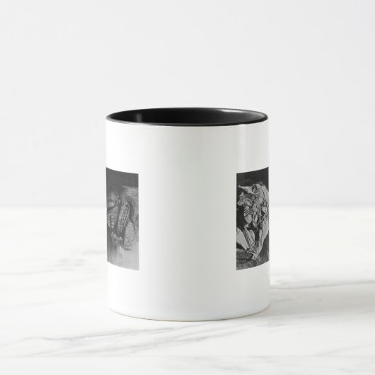 Alte indische Hexendoktorin in Alaska Tasse (Zentrum)