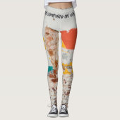 Alte Mauer mit Graffiti Leggings (Vorderseite)