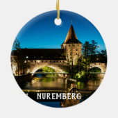 Alte mittelalterliche Brücke in Nürnberg Keramik Ornament (Hinten)