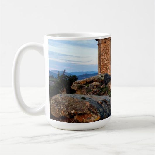 alte mittelalterliche Kirche Kaffeetasse (Links)