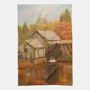 Alte Mühle im Herbst Handtuch