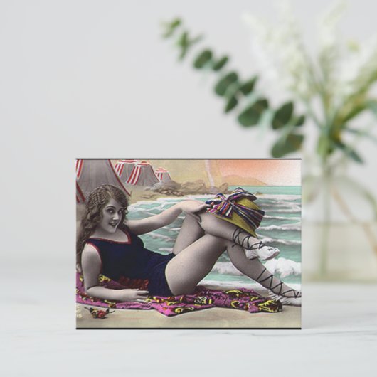 Alte Postkarte - Mädchen am Meer (Stehend Vorderseite)