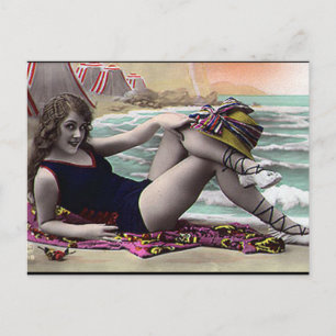 Alte Postkarte - Mädchen am Meer