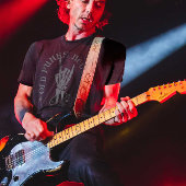 Alte Punks Die nie Skeleton Rock auf gotisch T-Shirt