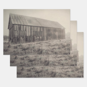 Alte rustikale Vintage-Scheune in Schwarzweiß auf  Geschenkpapier Set
