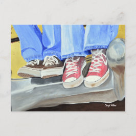 Alte Schuhe und alte Autokarte Postkarte