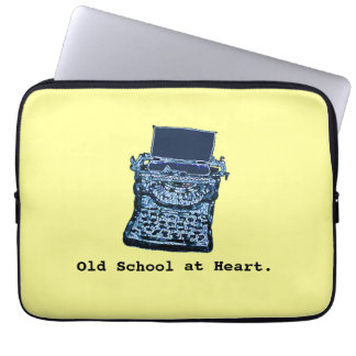 Alte Schule an der Herz-Hülse Laptopschutzhülle