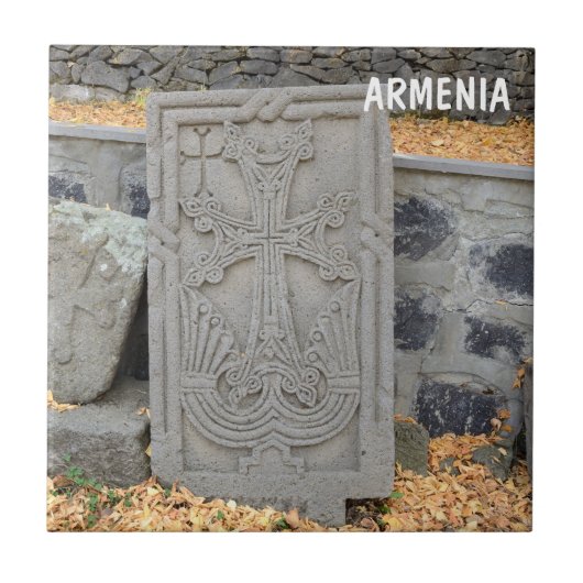 Alte Steinkreuze (Khachkars) in Armenien Fliese (Vorderseite)