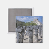 Alte Steinsäulen in Chichen Itza. Zentrale Magnet (Vorderseite/Rückseite)