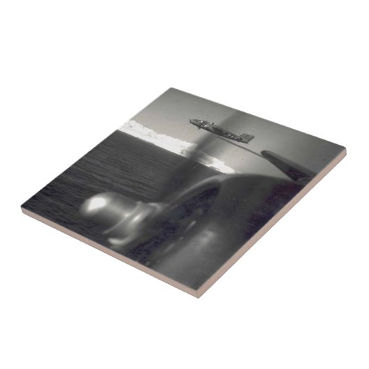 Alte Stütze-Flugzeuge über Ozean Fliese (Seite)