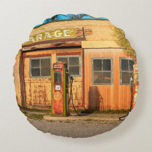 Alte Tankstelle im ländlichen Utah, USA. Vintage, Rundes Kissen