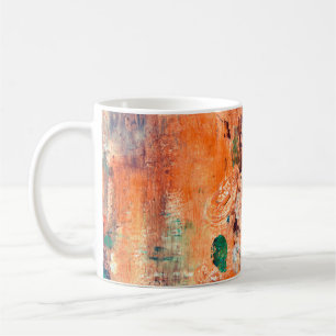 Alte Tapete mit Blumenbezug im Hintergrund mit Vig Kaffeetasse