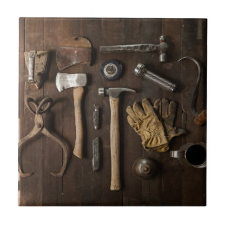 Alte Tools zur Keramik von Holz Fliese