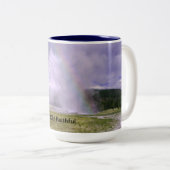 Alte Treue im Yellowstone Nationalpark Zweifarbige Tasse (VorderseiteRechts)