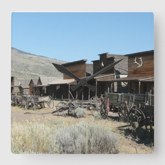 Alte Uhr auf dem Westplatz (Vorderseite)