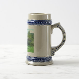 Alte verwitterte Scheune Bierglas