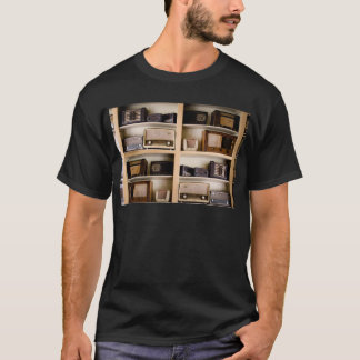Alte Vintage-Radios aus den 1950er Jahren auf Rega T-Shirt