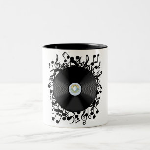 Alte Vinyl-Schallplatte und Noten Zweifarbige Tasse